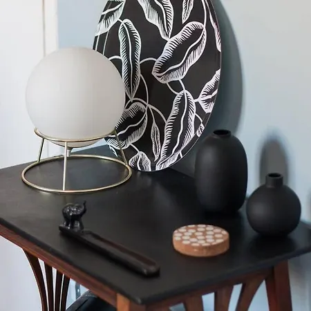 Le Colbert Vue Loire Dans Le Centre Historique De Tours