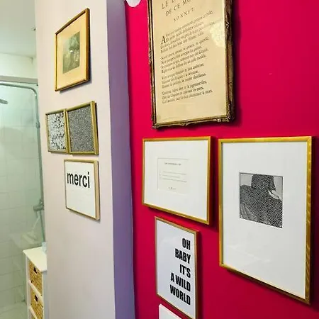 Le Colbert Vue Loire Dans Le Centre Historique De *